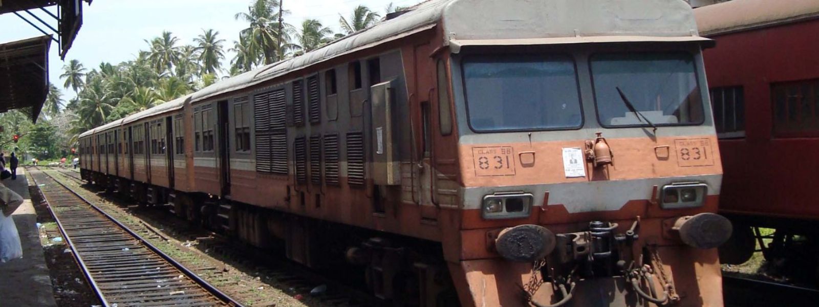 SL Railways Resumes Tourist Services